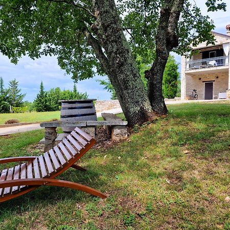 Stancija Ruseti Bed and Breakfast Oprtalj Exteriör bild